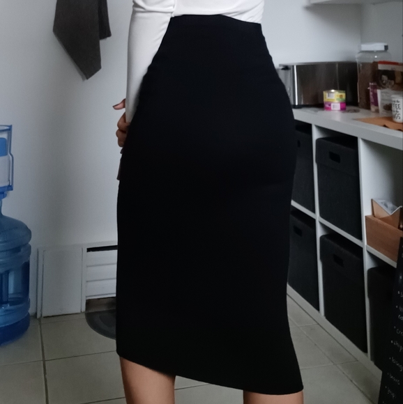 FREE w/$20 Purchase; Black Stretchy Bodycon Midi Skirt, Size Small - Picture 5 of 8